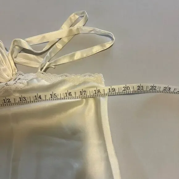 Vintage Gold label Victoria Secret ivory white night gown M - Picture 9 of 10